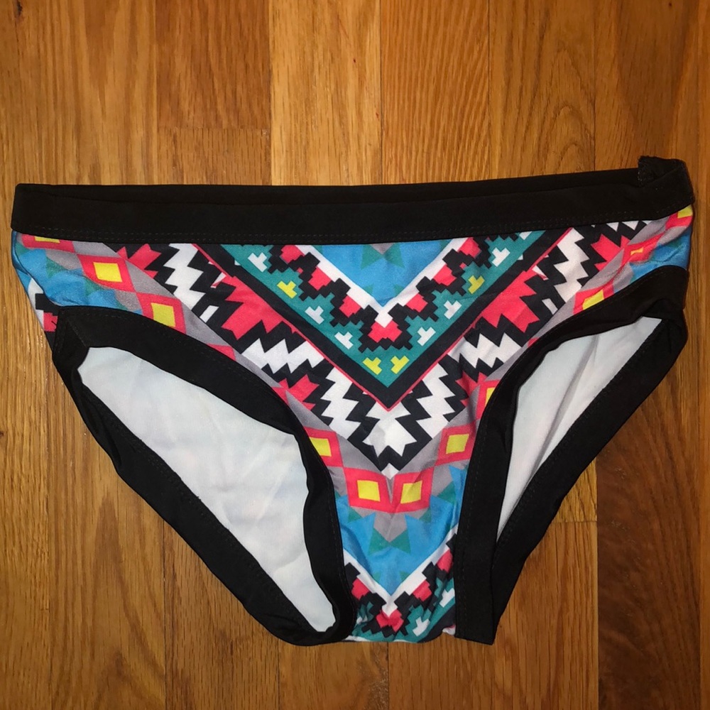Bikini 👙 - Picture 2 of 7